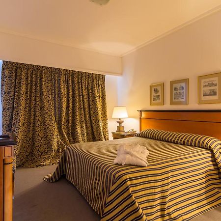 Hotel Libertador Tandil Esterno foto