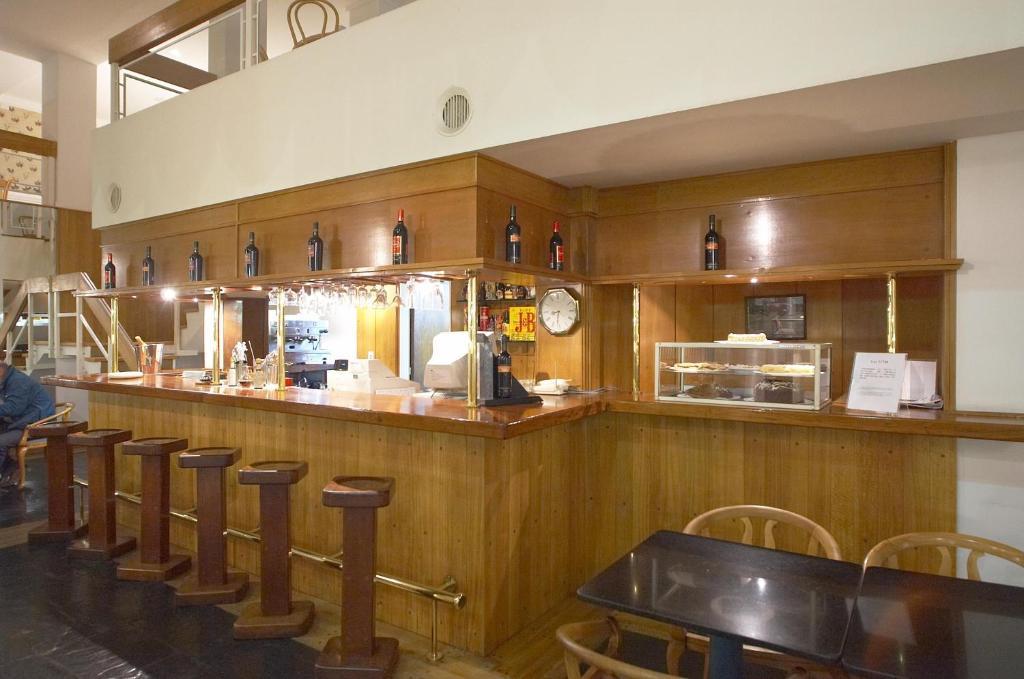 Hotel Libertador Tandil Esterno foto