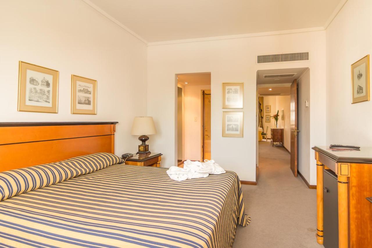 Hotel Libertador Tandil Esterno foto