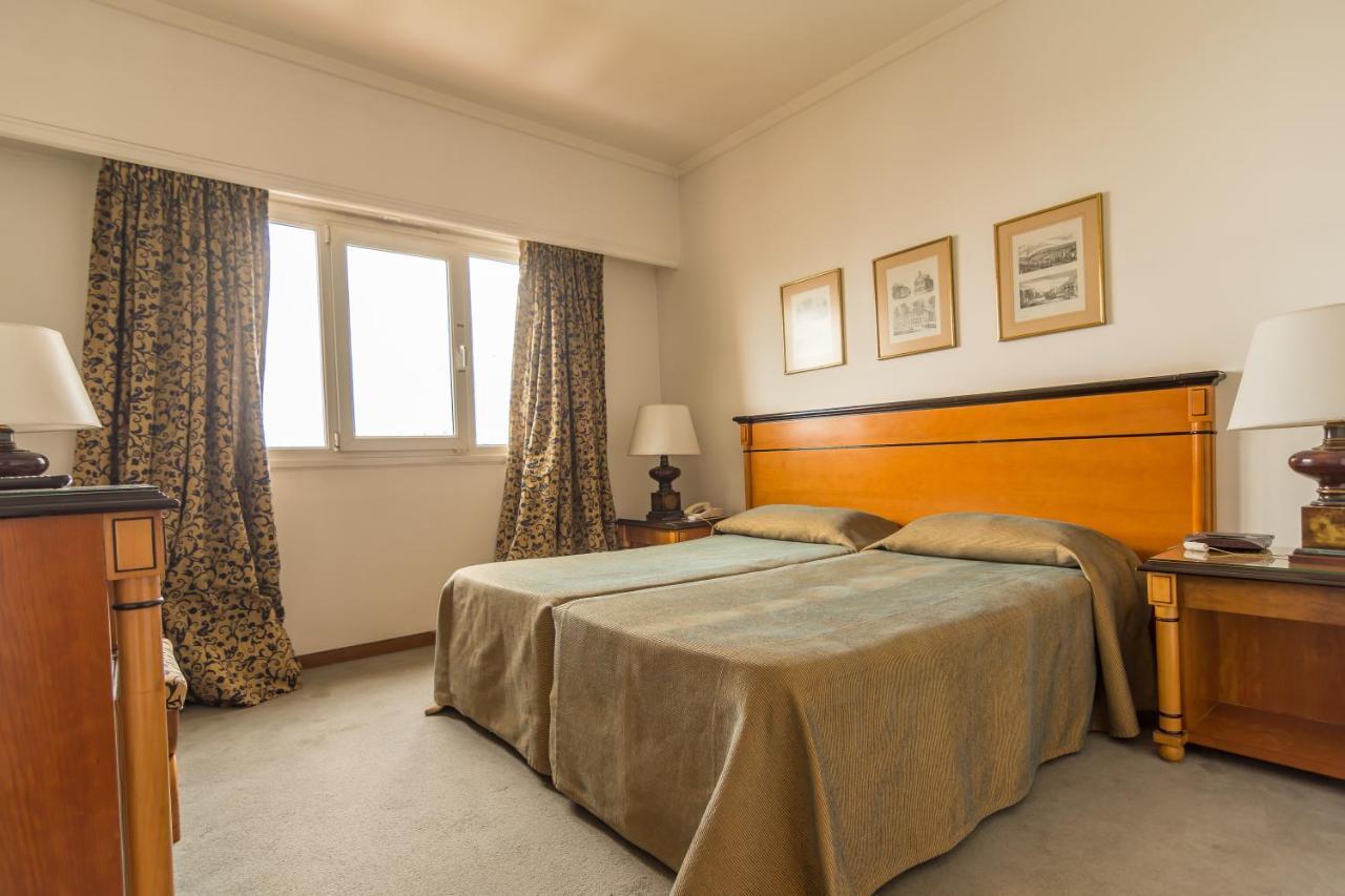 Hotel Libertador Tandil Esterno foto