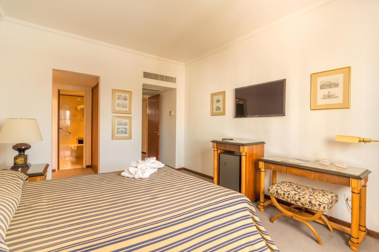 Hotel Libertador Tandil Esterno foto