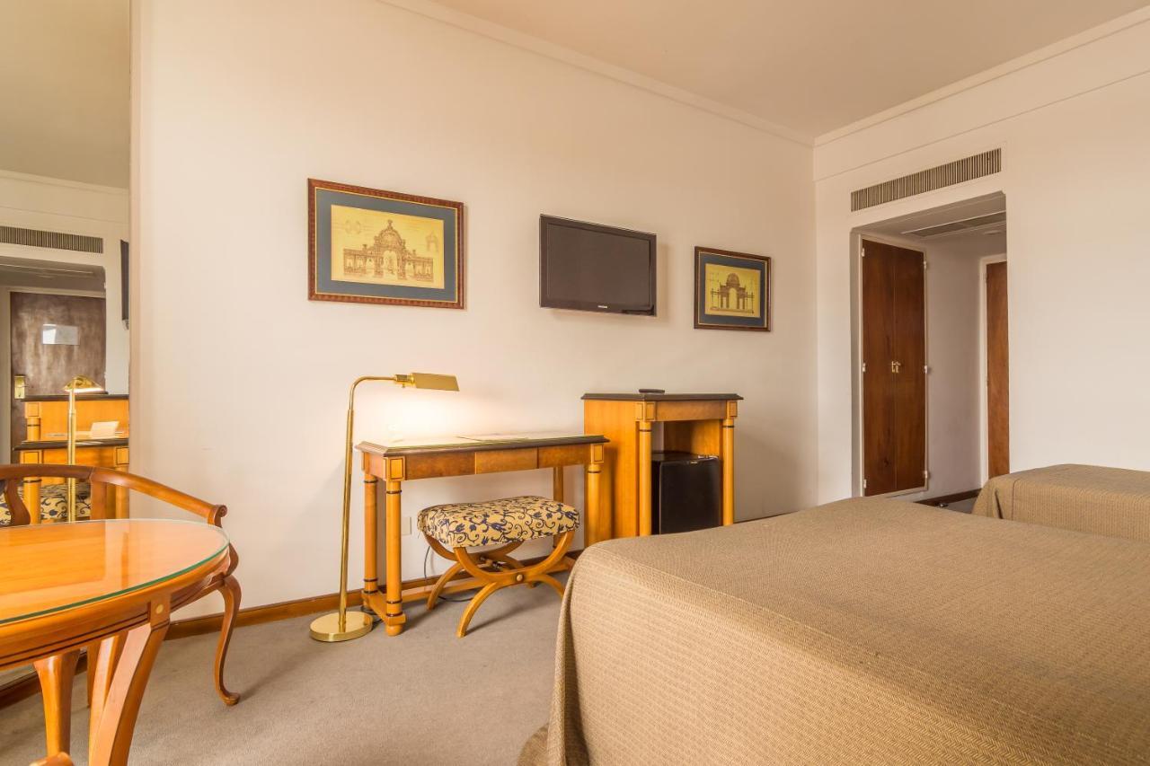 Hotel Libertador Tandil Esterno foto