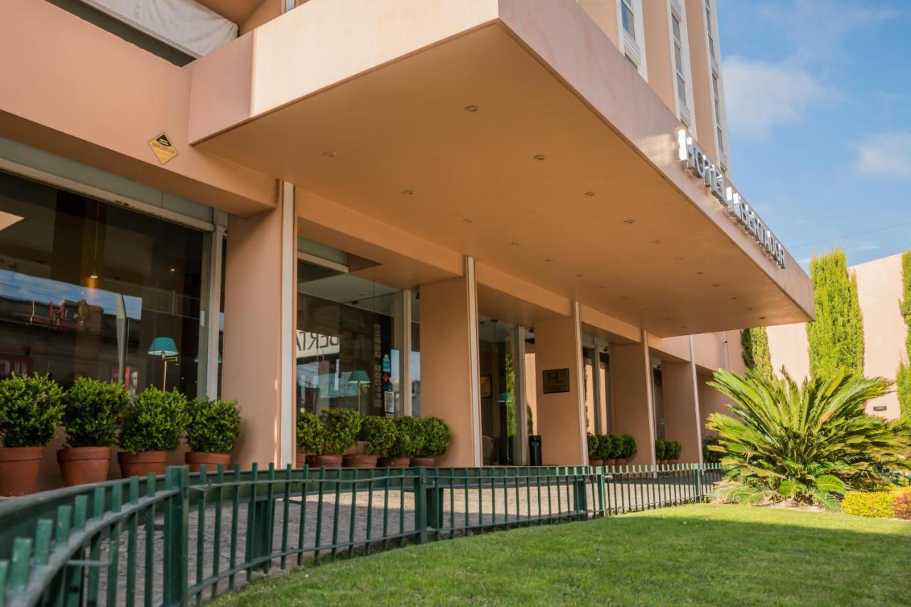 Hotel Libertador Tandil Esterno foto